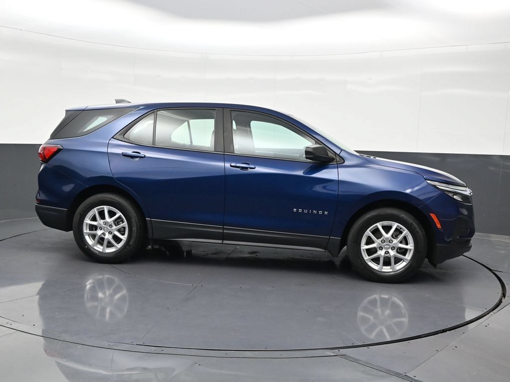 Used 2023 Chevrolet Equinox LS FWD image 7