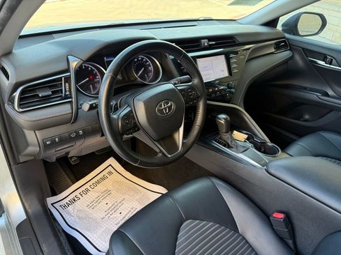 Used 2020 Toyota Camry SE image 12