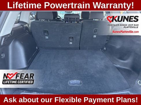 Used 2023 Jeep Grand Cherokee Laredo image 27