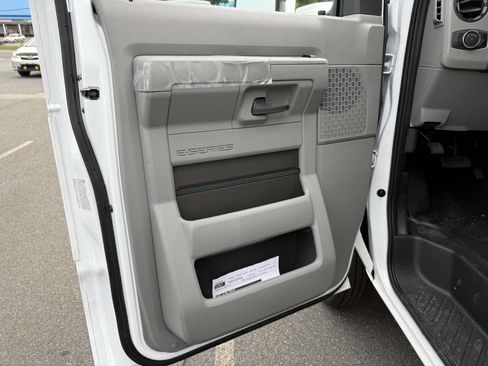 New 2026 Ford E-450 and Econoline 450 Super Duty w/ Driver's Safety Package image 8