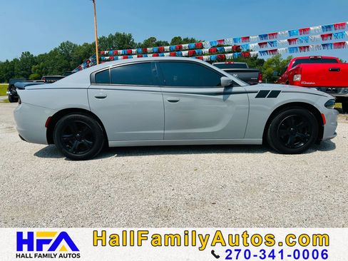 Used 2021 Dodge Charger SXT w/ Leather Interior Group RWD image 6