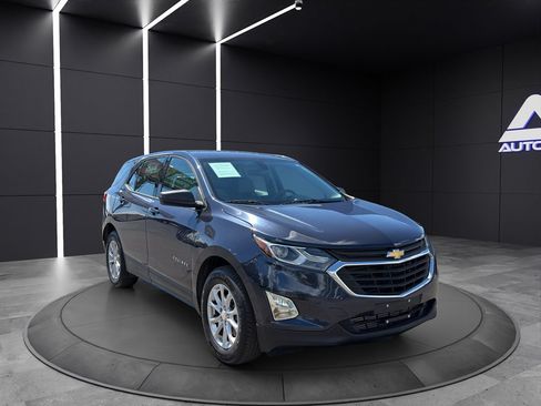 Used 2019 Chevrolet Equinox LS FWD image 3