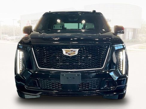 Used 2025 Cadillac Escalade V AWD/4WD image 2