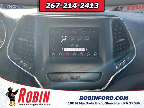 Used 2020 Jeep Cherokee Latitude Plus AWD/4WD image 16