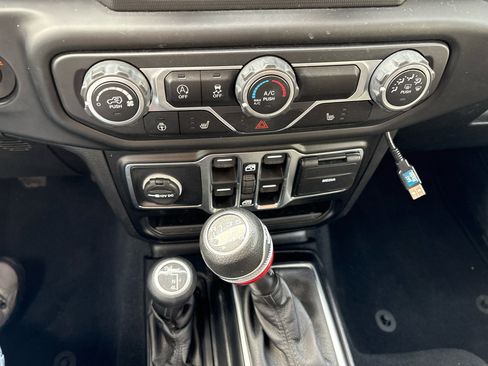 Used 2020 Jeep Wrangler Unlimited Sport image 21