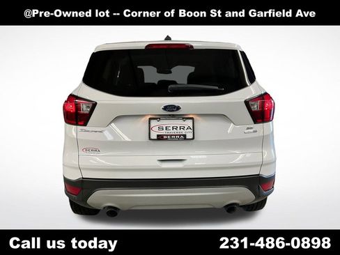 Used 2019 Ford Escape SE image 4