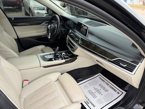 Used 2018 BMW 750i xDrive AWD/4WD image 16