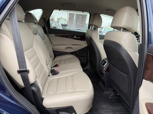 Used 2017 Kia Sorento EX image 15