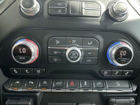 Used 2020 GMC Sierra 1500 AT4 w/ Technology Package AWD/4WD image 19