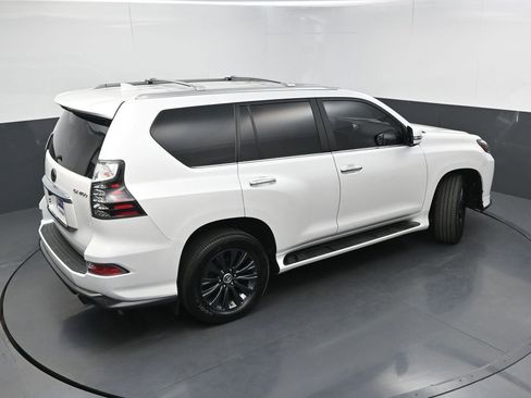 Used 2023 Lexus GX 460 Premium w/ Accessory Package image 38
