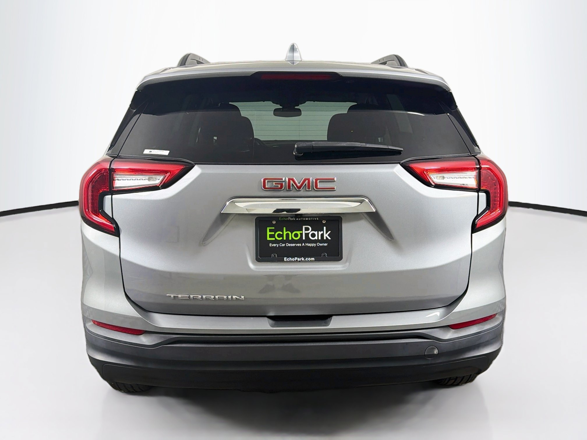 Used 2024 GMC Terrain SLE w/ Driver Convenience Package FWD image 7