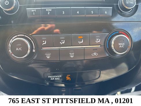 Used 2016 Nissan Rogue S w/ Appearance Package AWD/4WD image 18