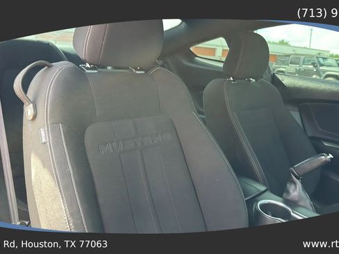 Used 2019 Ford Mustang GT w/ Equipment Group 301A RWD image 30