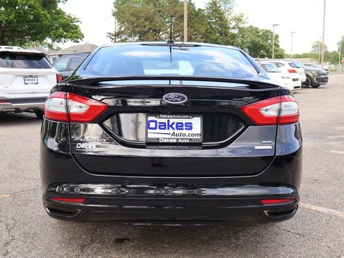 Used 2016 Ford Fusion SE FWD image 3