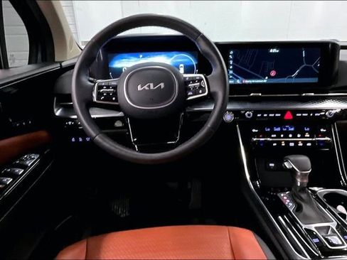Used 2024 Kia Carnival SX Prestige FWD image 6