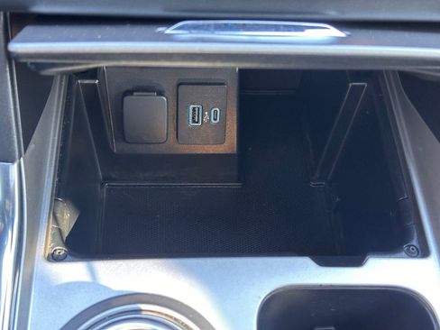 Used 2020 Ford Explorer Platinum w/ Premium Technology Package image 39