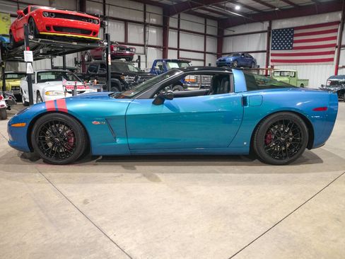 Used 2008 Chevrolet Corvette Coupe w/ Preferred Equipment Group RWD image 4