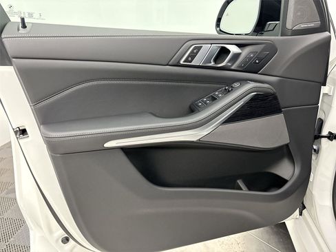 New 2026 BMW X5 xDrive40i w/ M Sport Package image 26
