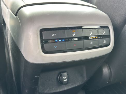 Used 2020 Hyundai Palisade SE FWD image 13