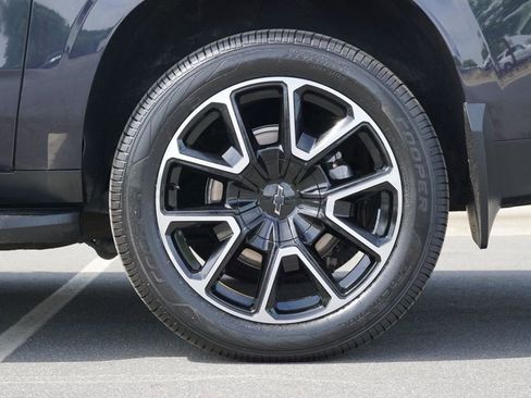 Used 2024 Chevrolet Suburban RST w/ Luxury Package AWD/4WD image 13