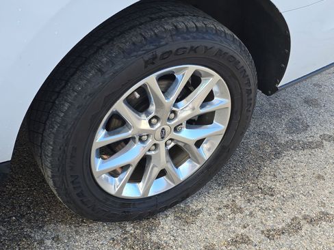 Used 2020 Ford Expedition XLT w/ Equipment Group 201A image 11