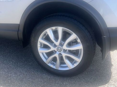 Used 2022 Nissan Rogue Sport SV image 7