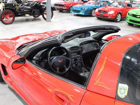 Used 1999 Chevrolet Corvette Coupe w/ Memory Pkg RWD image 8