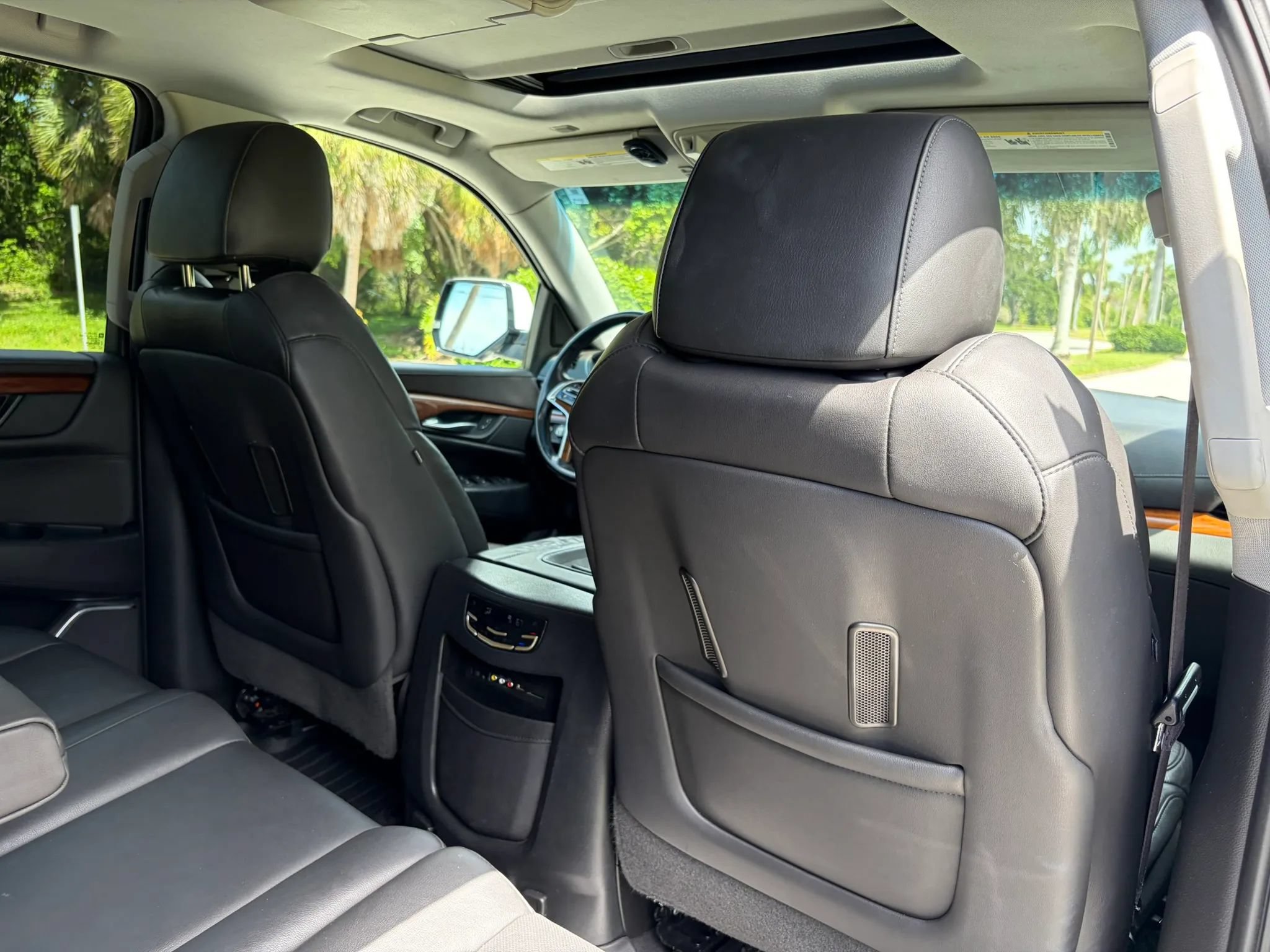 Used 2016 Cadillac Escalade Luxury RWD image 35