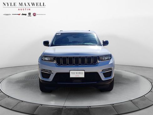 New 2025 Jeep Grand Cherokee Limited w/ Trailer Tow Package image 18