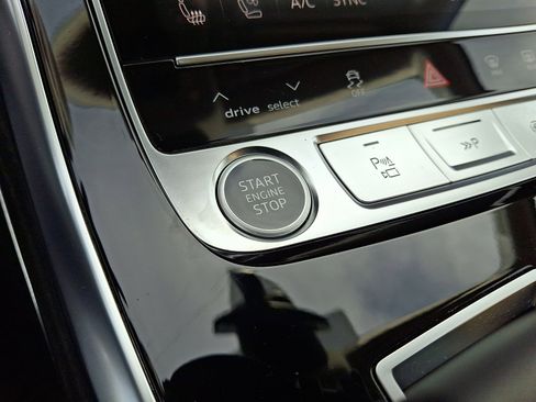 Used 2025 Audi Q7 3.0T Prestige w/ Prestige Package image 25