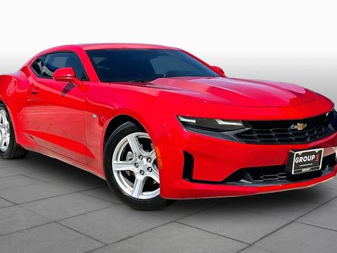 Used 2022 Chevrolet Camaro LT RWD image 3