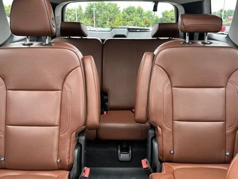 Used 2018 Chevrolet Traverse High Country AWD/4WD image 25