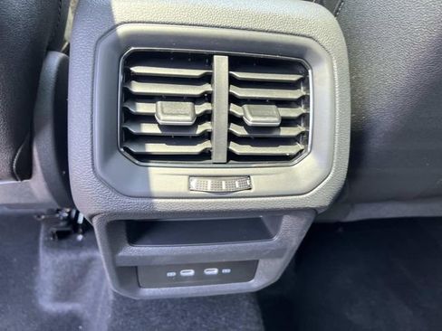 New 2026 Volkswagen Taos SE FWD image 25