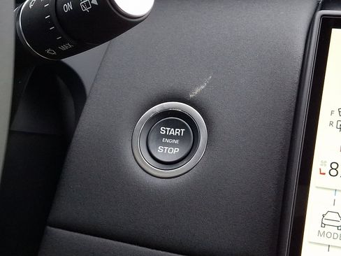 New 2025 Land Rover Discovery Sport S image 18