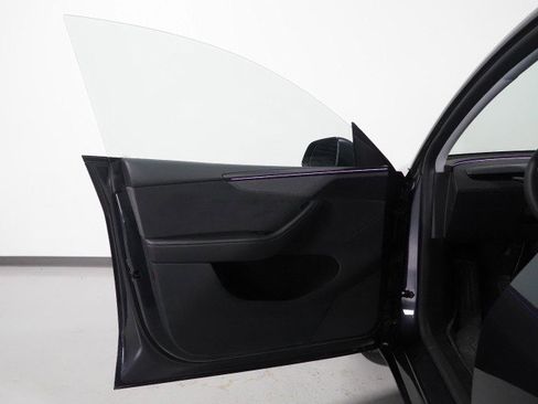 Used 2026 Tesla Model Y 2WD image 60