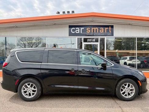 Used 2023 Chrysler Voyager LX FWD image 2