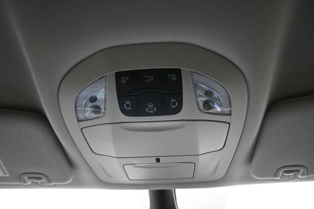 Used 2024 Chrysler Pacifica Touring-L FWD image 27