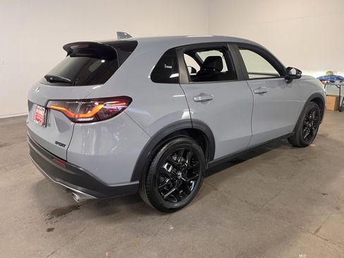 Used 2025 Honda HR-V Sport image 3