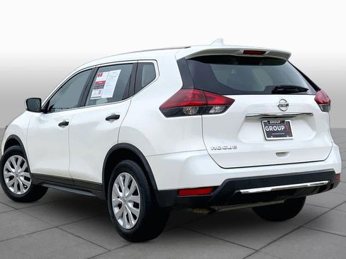 Used 2020 Nissan Rogue S FWD image 11