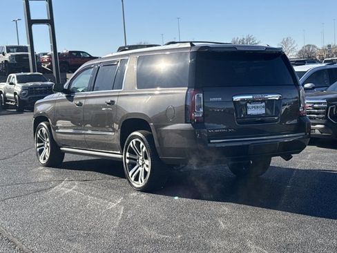 Used 2020 GMC Yukon XL Denali w/ Denali Premium Package image 13