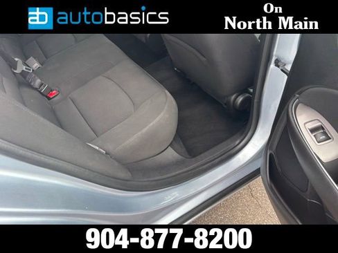Used 2018 Chevrolet Malibu LT FWD image 16