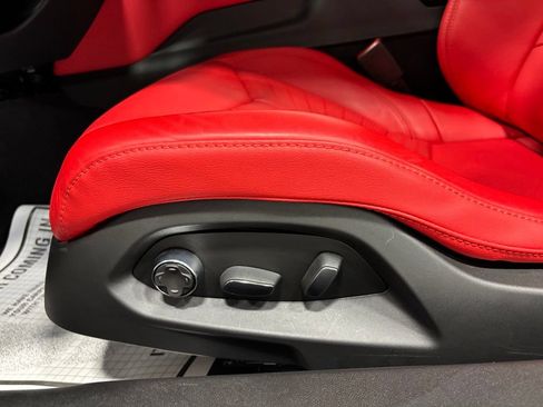Used 2024 Chevrolet Corvette Stingray Preferred Cpe w/ Z51 Performance Package RWD image 19