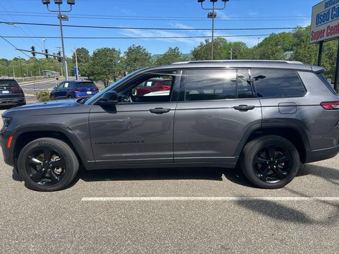 Used 2023 Jeep Grand Cherokee L Laredo image 7