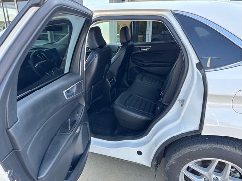 Used 2022 Ford Edge SEL w/ Convenience Package AWD/4WD image 9