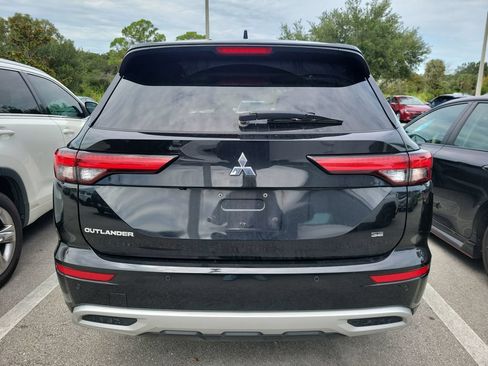 Used 2024 Mitsubishi Outlander FWD image 5