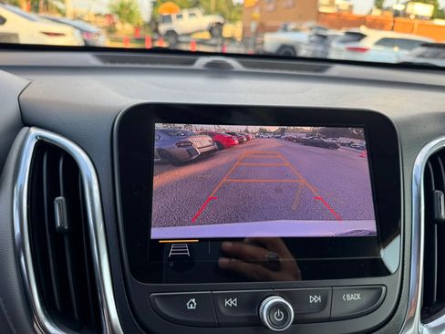 Used 2019 Chevrolet Equinox Premier FWD image 33