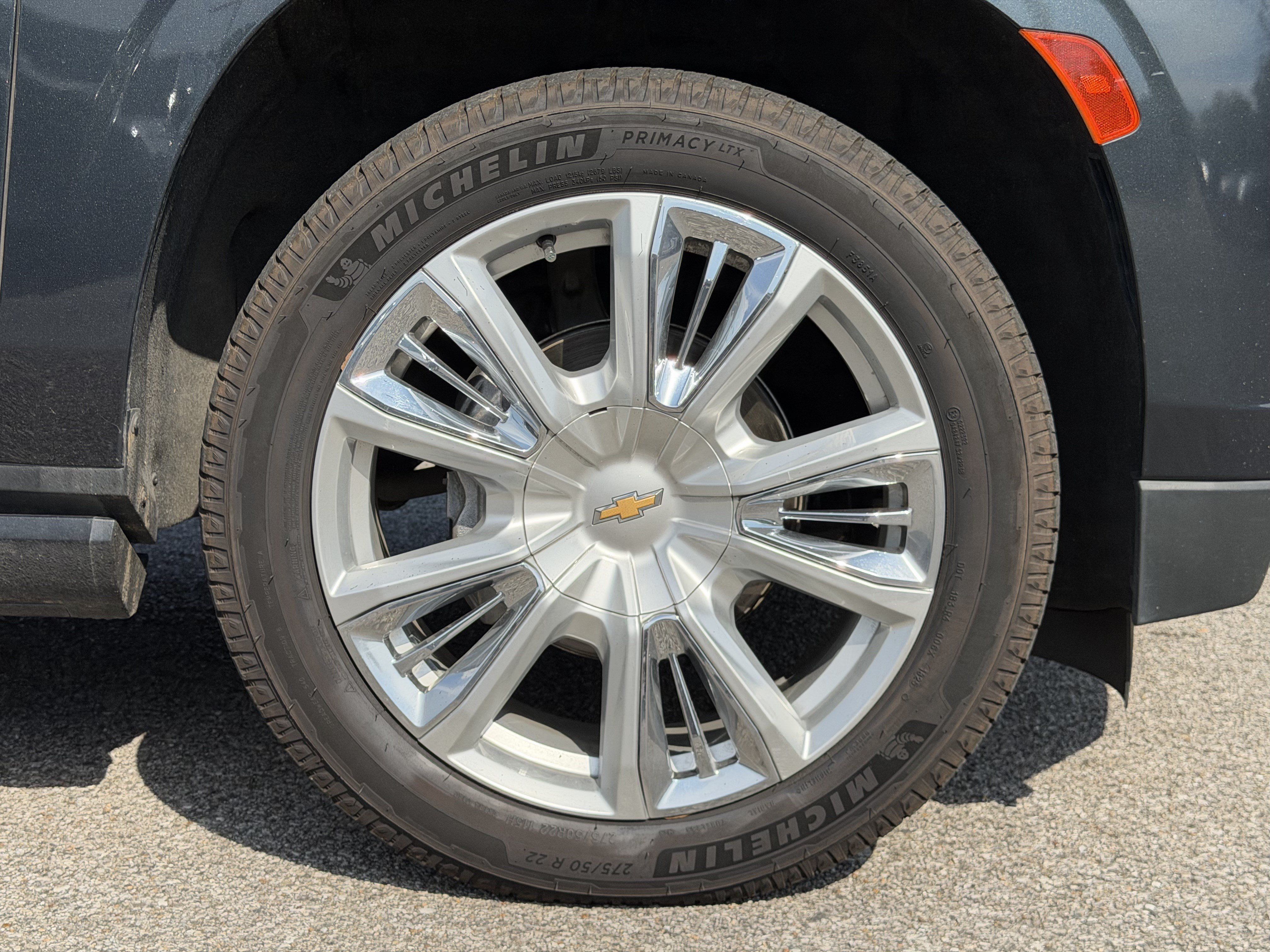 Used 2022 Chevrolet Suburban High Country AWD/4WD image 13