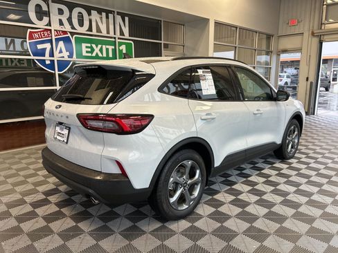 Used 2025 Ford Escape ST-Line image 6