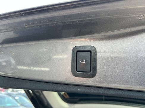 Used 2018 Toyota Highlander XLE AWD/4WD image 25