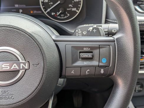Used 2024 Nissan Rogue SV AWD/4WD image 19